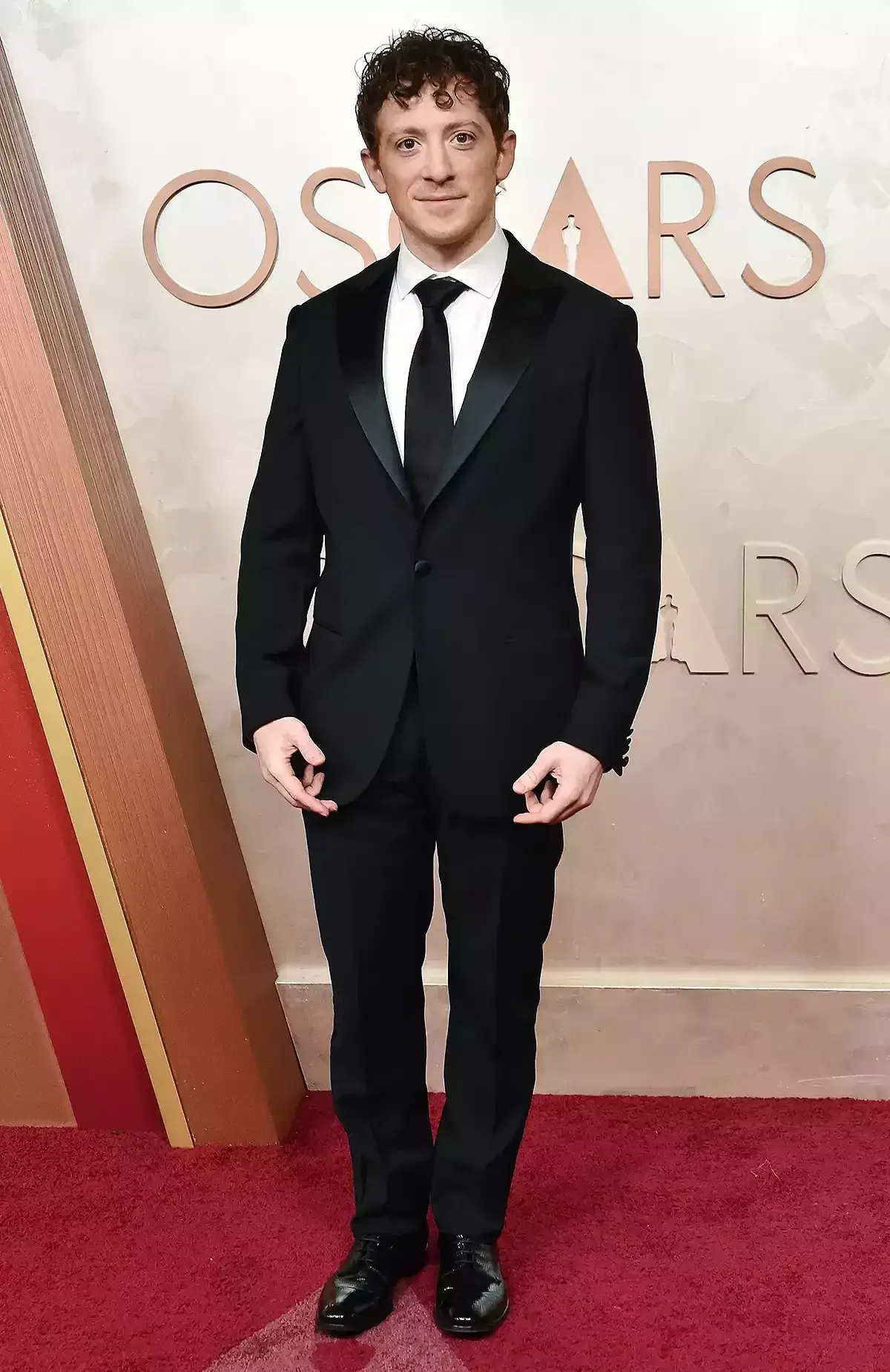 See Wicked cast hit the Oscars: Cynthia Erivo, Ariana Grande, Jeff Goldblum, and more Related images #29