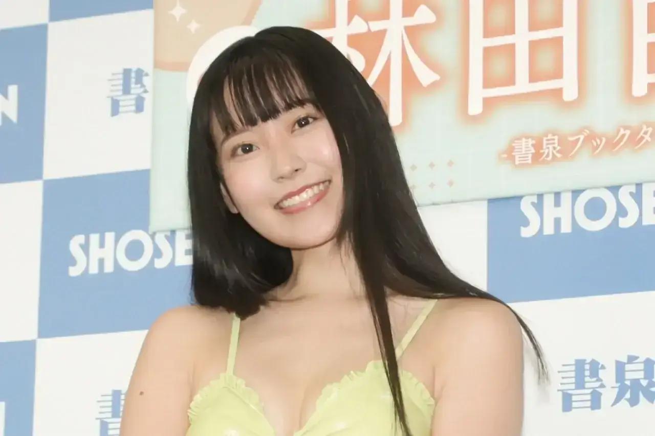 令和のハイレグプリンセス・林田百加「スカートの中に入り込んでしまって…」2nd写真集撮影の裏話明かす | リアルライブ イラスト