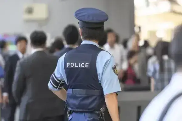 「面倒くさい」39歳男性警察官、飲酒運転の検査をありえない理由で見逃す 職務怠慢ぶりに批判殺到 | リアルライブ イラスト