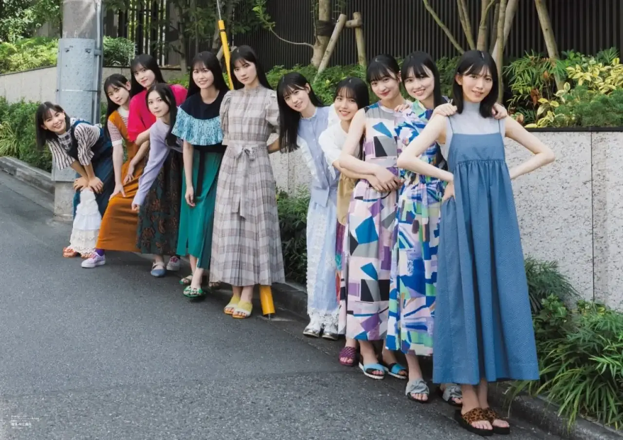 櫻坂46・3期生、11人全員で『B.L.T.』表紙に！ 印象の変化も明かす、乃木坂46小川彩、僕青・金澤亜美、STU48中村舞も | リアルライブ イラスト