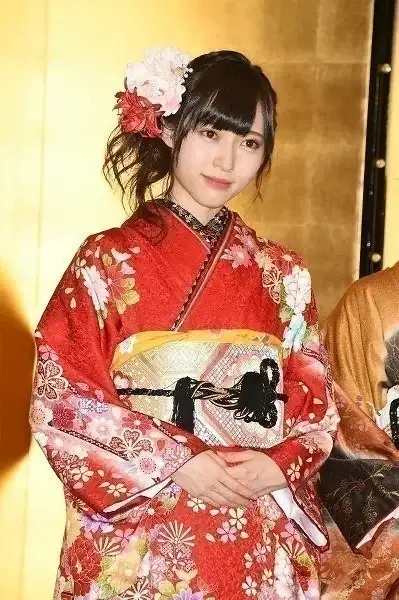 山口真帆が私的交流報道に猛反論「こんな会社ある？」 証拠とされた写真にファンは失笑、もはや“ネタ”に | リアルライブ イラスト