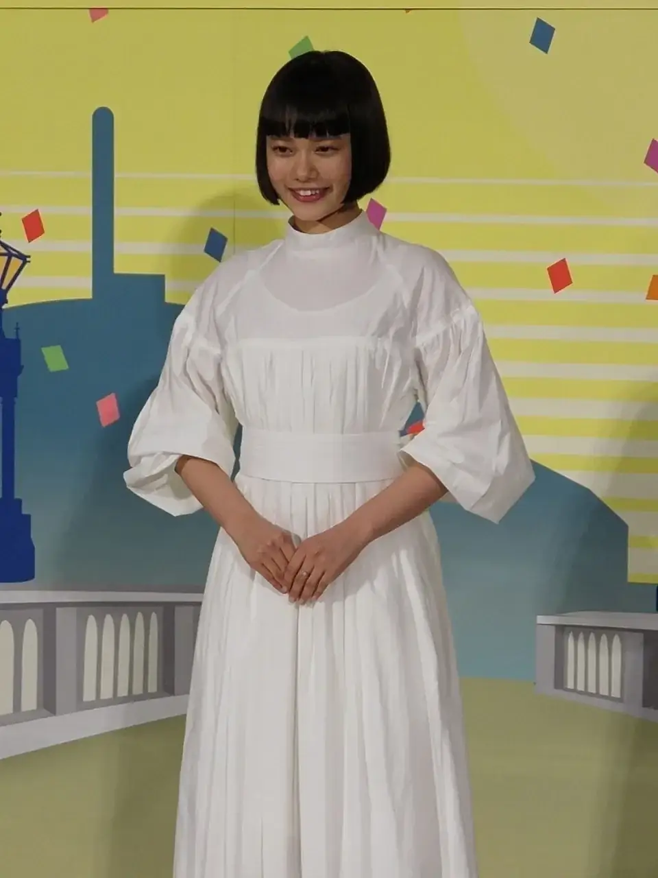 杉咲花のインスタアカウント閉鎖、同じ事務所の川口春奈と対極？ それぞれの戦略は | リアルライブ イラスト