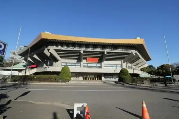 ジュリー、武道館公演もドタキャン危機？ 3日間分の席を埋める秘策は | リアルライブ イラスト
