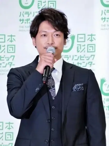 小学生からSMAP 香取慎吾、中学生天才トラックメイカーとの写真が感慨深いと話題 | リアルライブ イラスト