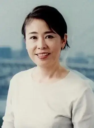 「この時間でも会社に行こうとして“偉い”」安藤優子、津田沼駅の大行列への発言に批判の声 上から目線で炎上？ | リアルライブ イラスト