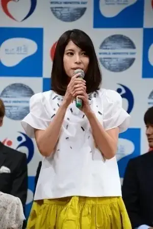 上原多香子の夫、“自殺するような子供は親の責任”発言で批判殺到 「母の日」炎上の波紋広がる | リアルライブ イラスト