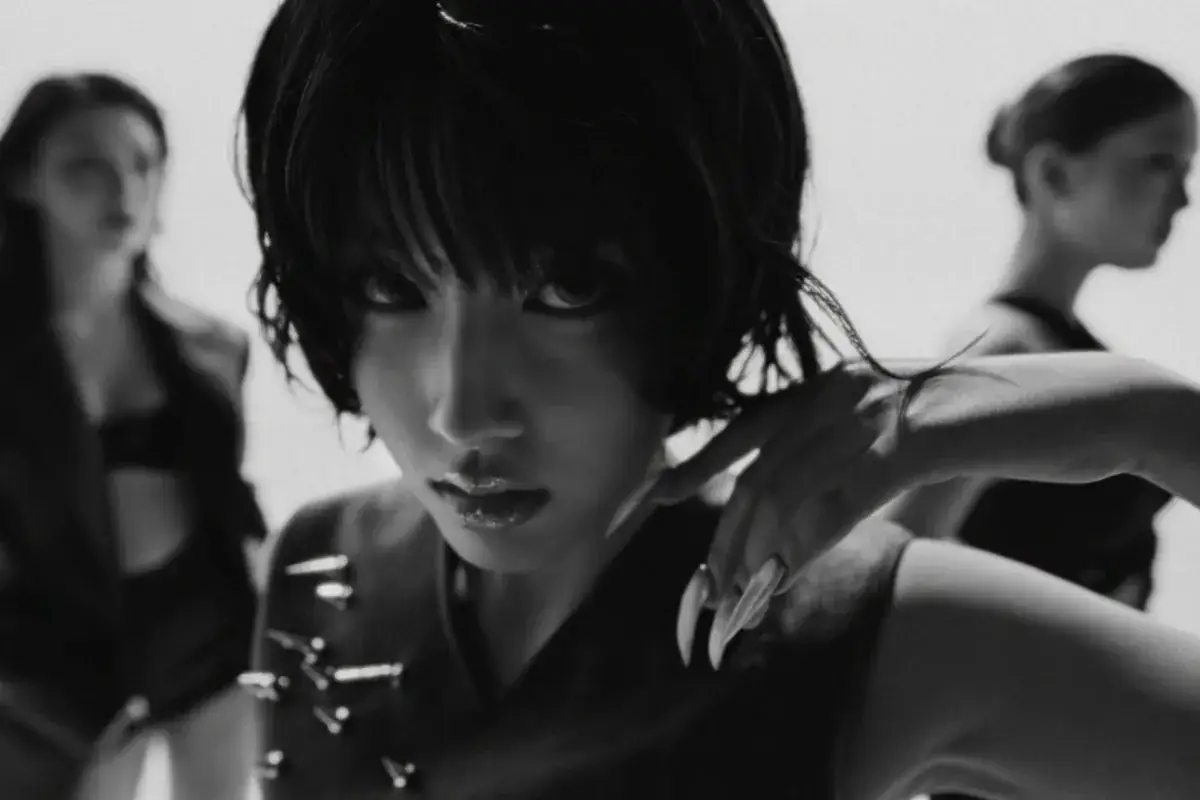 Update: STAYC Unveils Striking Teaser Film Ahead Of "S" Comeback 표지 이미지